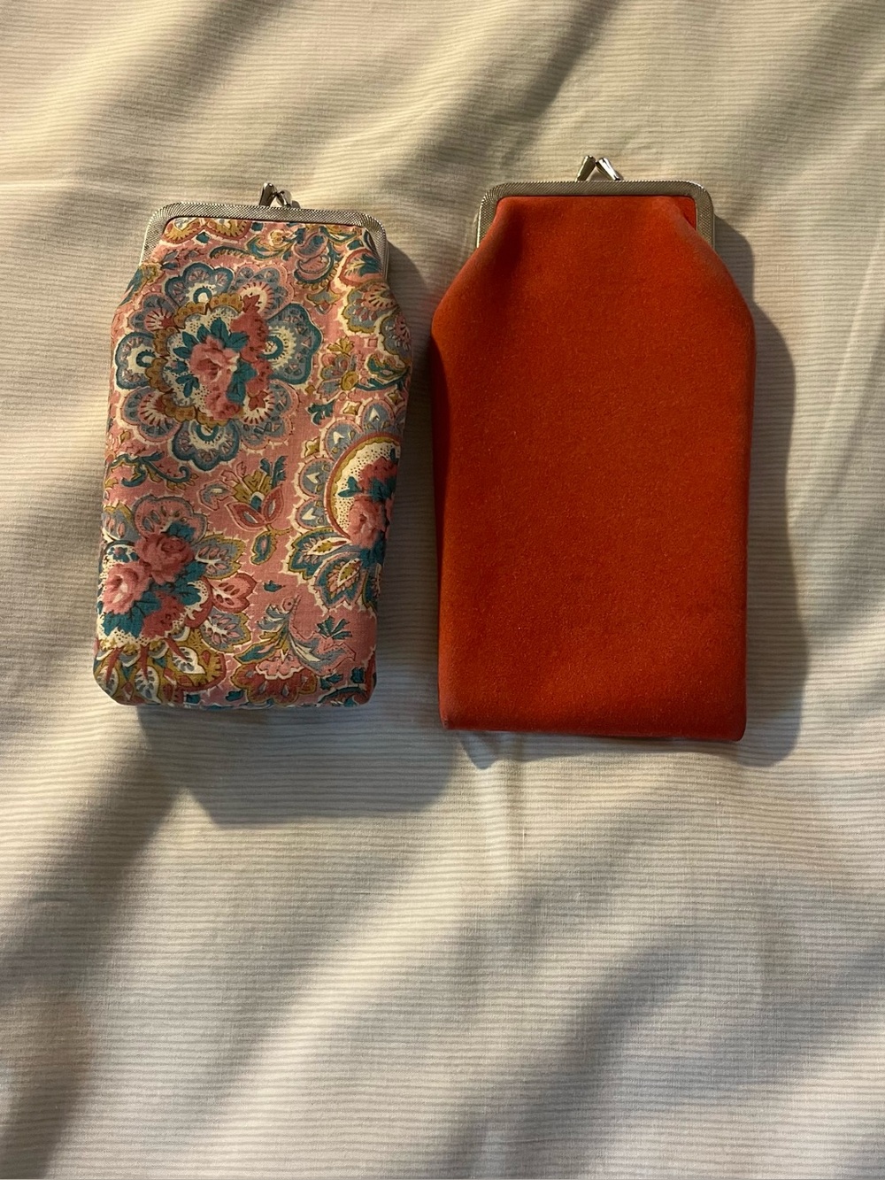 Vintage-Inspired Floral and Solid Pink Coin Pouchs / Cigarette Case Kiss closure